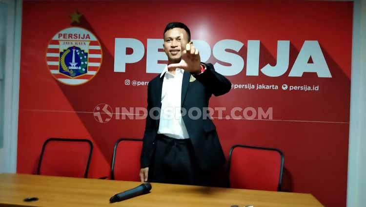 Osvaldo Haay akhirnya resmi ke Persija Jakarta. Copyright: Zainal Hasan/INDOSPORT