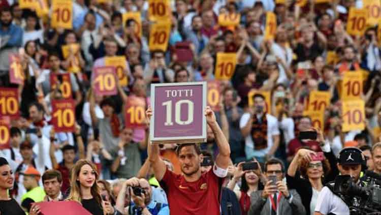 Francesco Totti di laga terakhirnya bersama AS Roma sebelum pensiun. Copyright: AFP