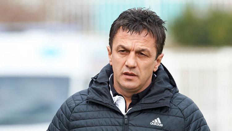 Sedikitnya ada 3 fakta mengejutkan tentang sosok Simo Krunic (Serbia), pelatih Witan Sulaeman di klub Super Liga Srbije FK Radnik Surdulica.