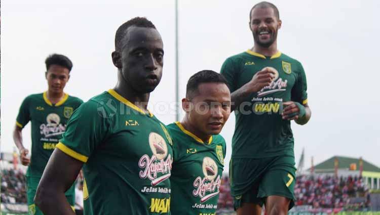 Sedikitnya 3 pemain asing seorang muslim yang tersukses di pentas Liga 1 dan diantaranya ada kapten Persebaya Surabaya Makan Konate (Mali). - INDOSPORT