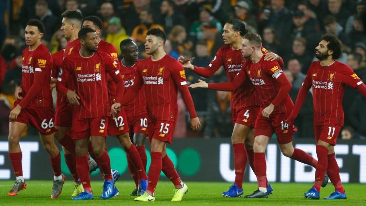 Selebrasi pemain Liverpool usai Sadio Mane mencetak gol ke gawnag Norwich City di pekan ke-26 Liga Inggris, Minggu (16/02/20). Copyright: https://twitter.com/Sporf