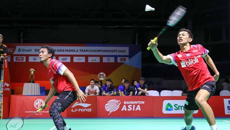 Inilah momen dimana pukulan tipuan pebulutangkis ganda putra Fajar Alfian sukses buat pasangan Malaysia, Ong Yew Sin/Teo Ee Yi tergelincir.