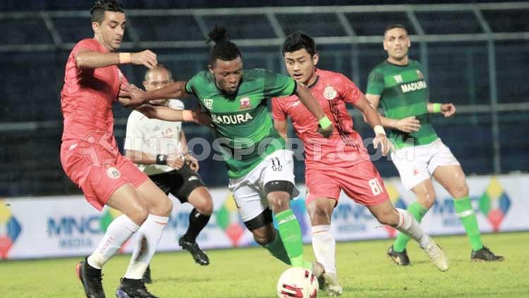 Jebolan Liga Portugal Braga B, Emmanuel Oti Essigba, turut memberikan reaksi mengejutkan usai jadi idola baru di klub Liga 1 2020, Madura United.