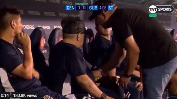Legenda sepak bola Argentina, Diego Maradona diduga kembali menggunakan obat terlarang saat tengah menukangi klub barunya, La Gimnasia de La Plata.