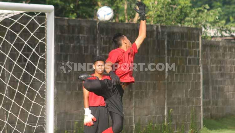Timnas Indonesia U-16 saat latihan di Lapangan Universitas Islam Indonesia (UII), Sleman, Rabu (19/02/20).