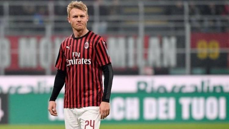 Simon Kjaer dikabarkan mengalami cedera usai membantu AC Milan mengalahkan Torino di Serie A Liga Italia. Copyright: 90min