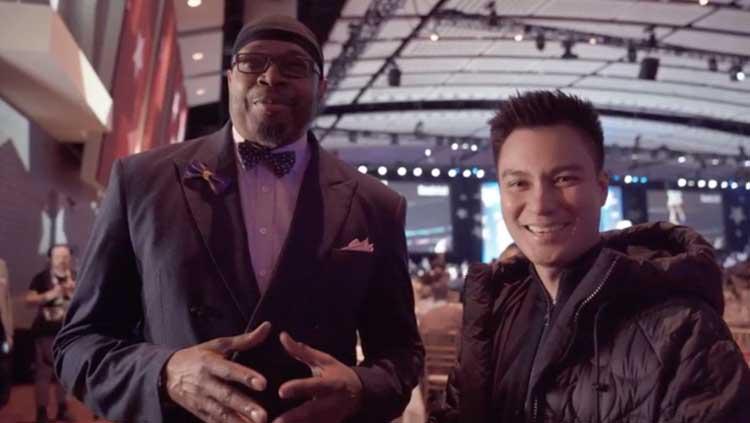 Keseruan Baim Wong nonton NBA. Copyright: Christopher Antoni/Praxis