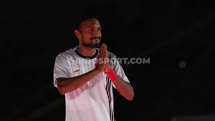 Salam Rohit Chand saat pengenalan tim Persija Jakarta untuk Liga 1 2020.