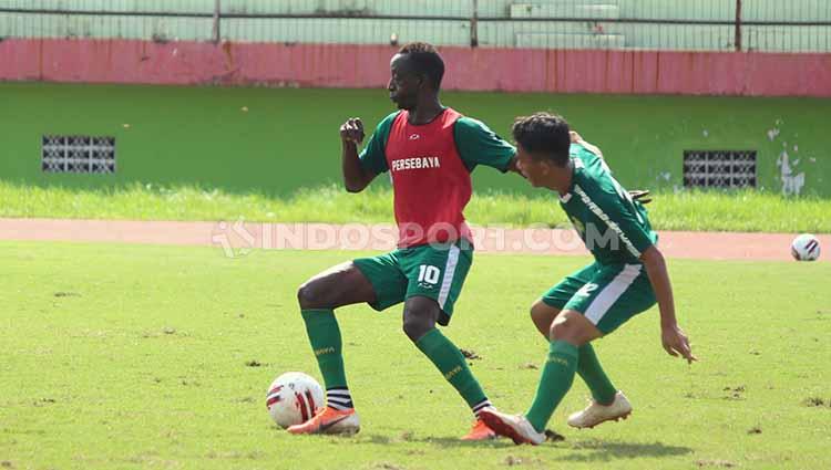 Pelatih Persebaya Surabaya, Aji Santoso, terus meningkatkan frekuensi latihan jelang kompetisi Liga 1 2020 yang bakal bergulir dalam hitungan hari, yakni pada 29 Februari 2020 mendatang.