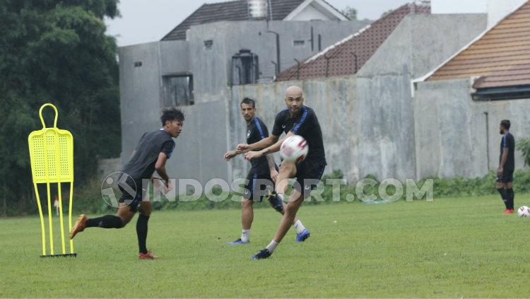 Pemain PSIS Bruno Silva melakukan shooting di sesi latihan rutin timnya, Rabu (26/2/20).