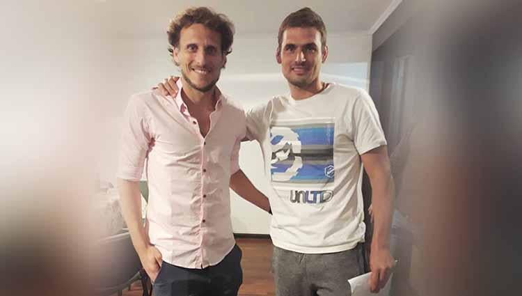 Diego Forlan (kiri) dan Juan Marcelo Cirelli (kanan). Copyright: Instagram/@juanmarcelocirelli