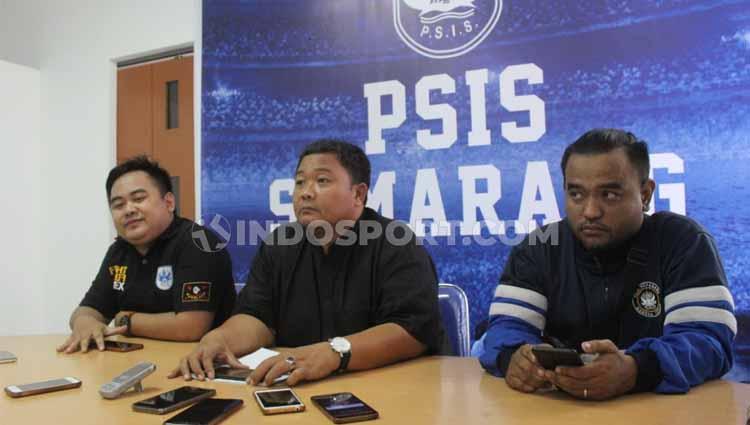 General Manager PSIS Wahyu Winarto saat melakukan jumpa pers di PSIS Office.