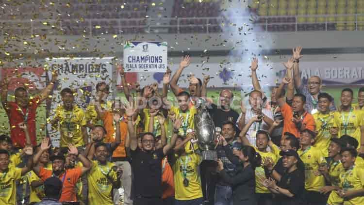 PSP Padang yang mewakili Sumatera Barat keluar sebagai juara usai menang dramatis 2-1 atas Gabsis Sambas di final Piala Soeratin U-15 2019. - INDOSPORT