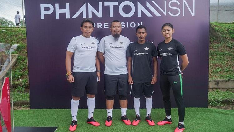 Pelatih Bima Sakti bersama bintang timnas Indonesia putri, Zahra Muzdalifah dan eks pilar timnas U-16, Hamsa Lestaluhu.
