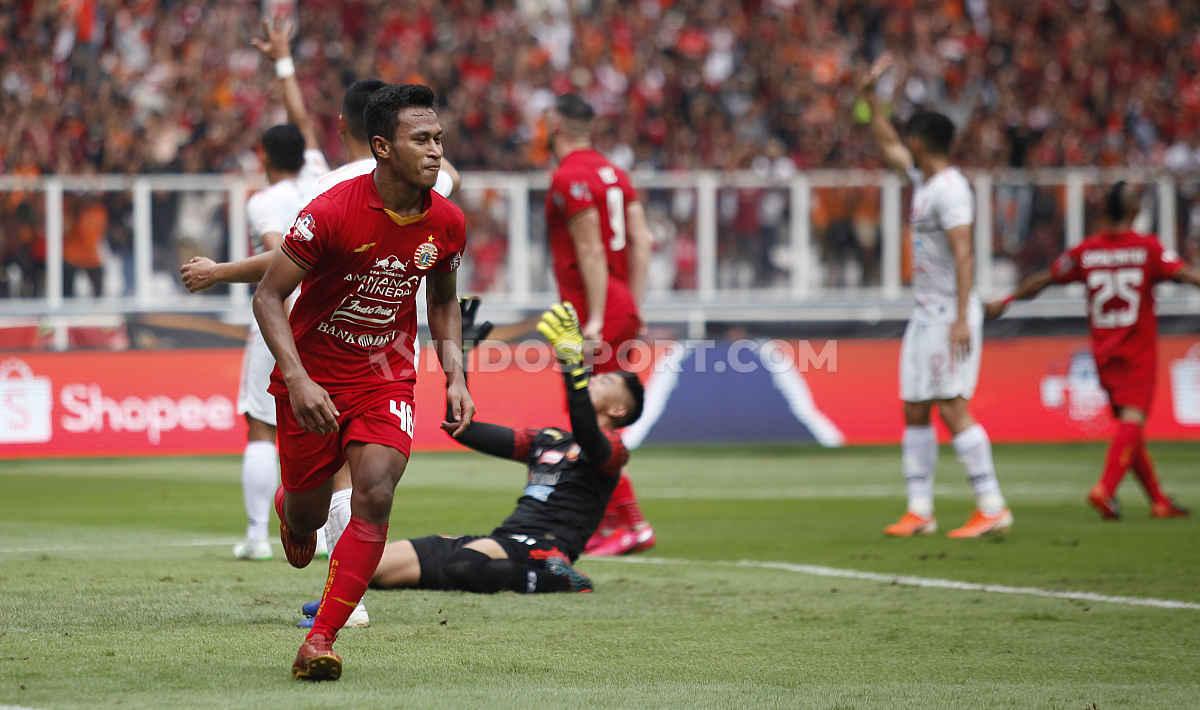 Selebrasi striker Persija, Osvaldo Haay usai mencetak gol ke gawang Borneo FC pada Liga 1 di Stadion Gelora Bung Karno, Minggu (01/03/2020). Copyright: Herry Ibrahim/INDOSPORT