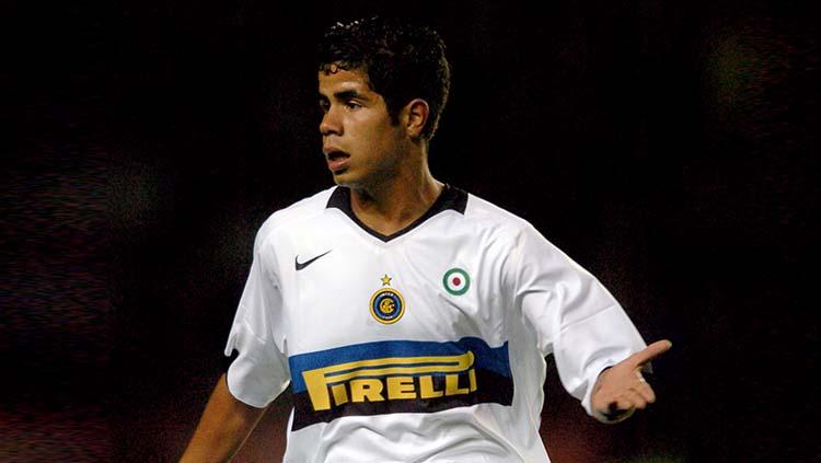 Tampaknya ada 3 eks playmaker Inter Milan yang rasional digaet oleh Persija Jakarta selain gelandang serang Tijani Belaid (Tunisia-Prancis).