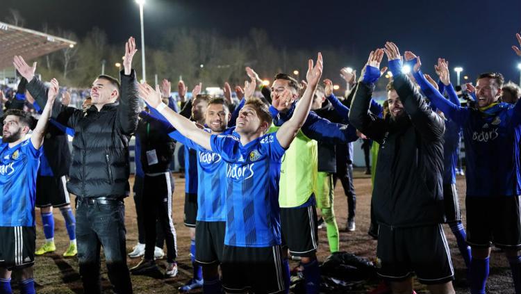 Saarbrucken, klub dari divisi empat Bundesliga Jerman mencatatkan rekor sebagai klub pertama dari divisi empat yang mampu menembus semifinal DFB Pokal.