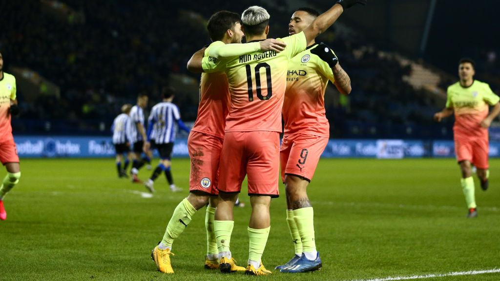 Striker Manchester City, Sergio Aguero merayakan golnya di Piala FA ke gawang Sheffield Wednesday