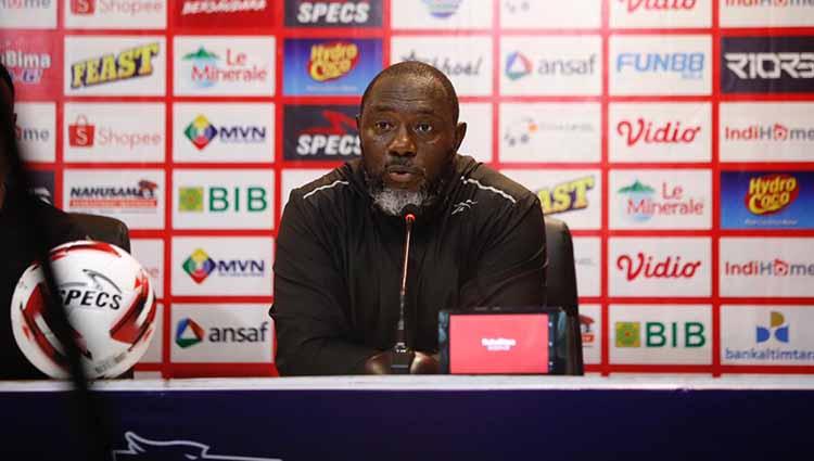 Pelatih Persipura Jayapura, Jacksen F. Tiago, dalam konferensi pers pasca-laga Liga 1 2020.