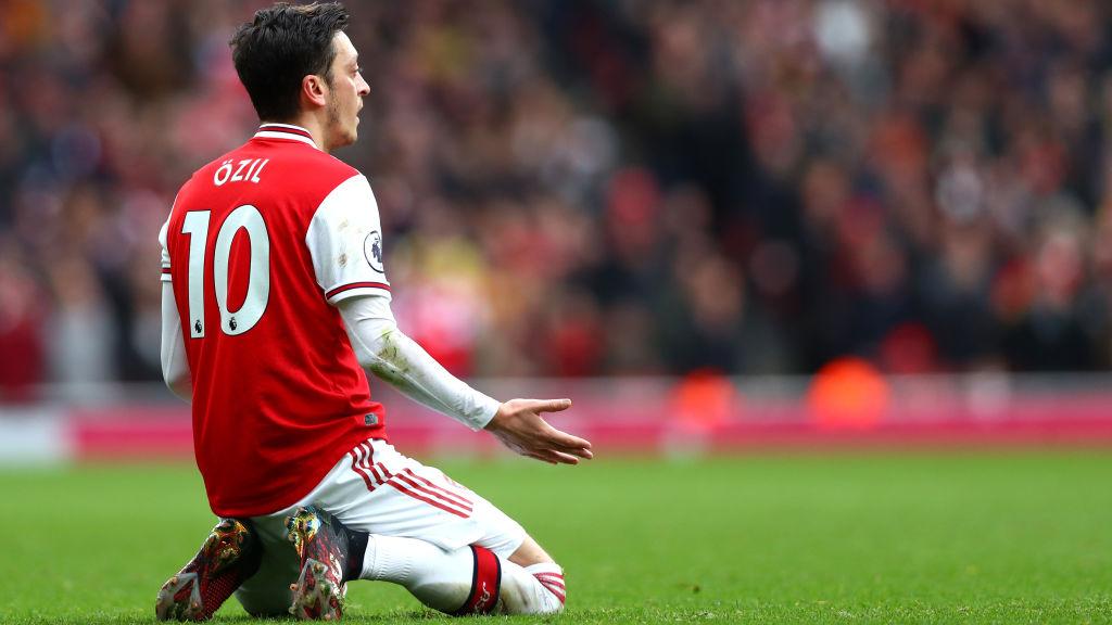 Mesut Ozil dulu sempat bermasalah saat masih membela Arsenal. Foto: Chloe Knott - Danehouse/Getty Images.