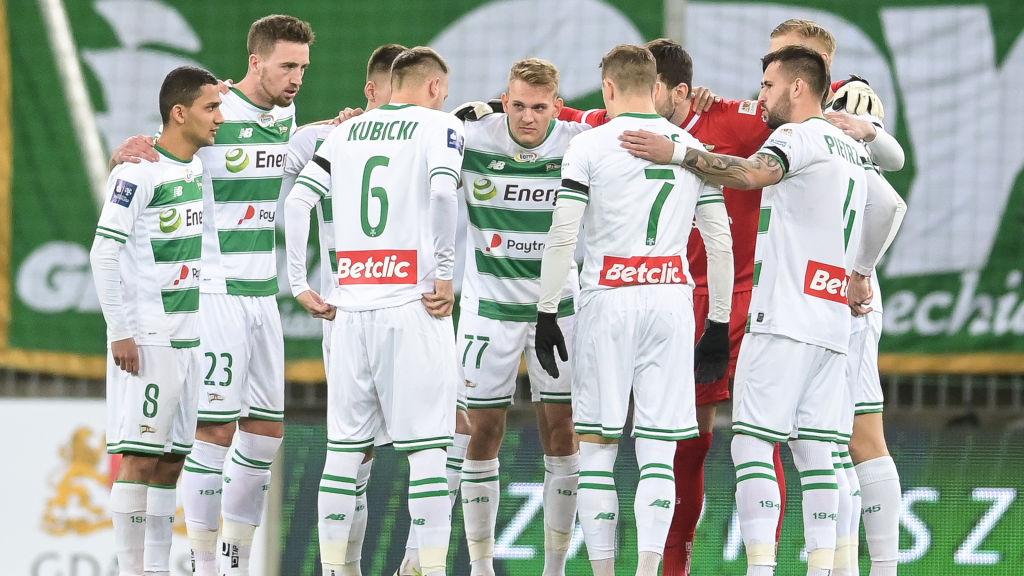 Akibat penyebaran virus corona yang semakin luas, klub Egy Maulana Vikri, Lechia Gdansk, terkena imbasnya.