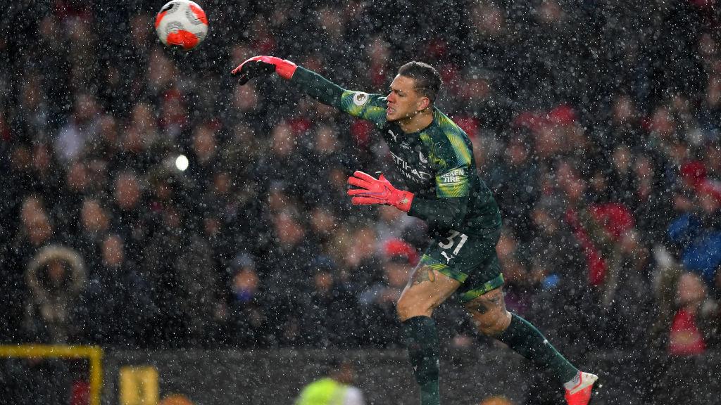 Ederson buka-bukaan soal ambisi dan sedikit menyinggung Pep Guardiola, menjelang laga Liga Champions antara Leipzig vs Man City. Foto: Laurence Griffiths/Getty Images. - INDOSPORT