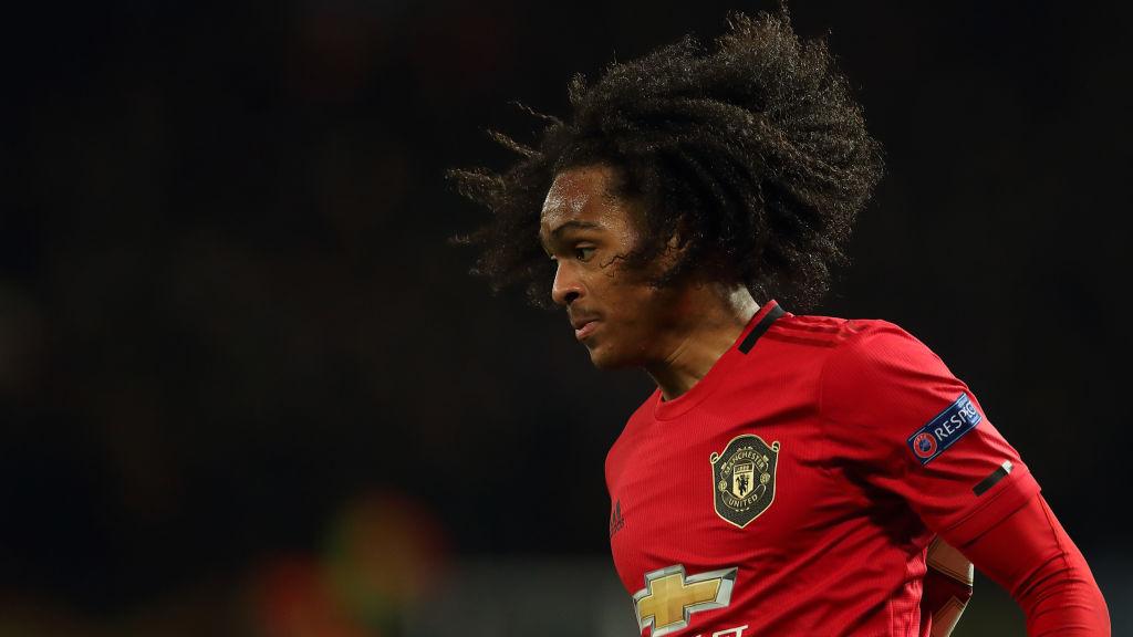 Raksasa Liga Inggris, Manchester United, justru bisa memicu 'perang internal' jika mereka memutuskan untuk memulangkan Tahith Chong dari Werder Bremen.