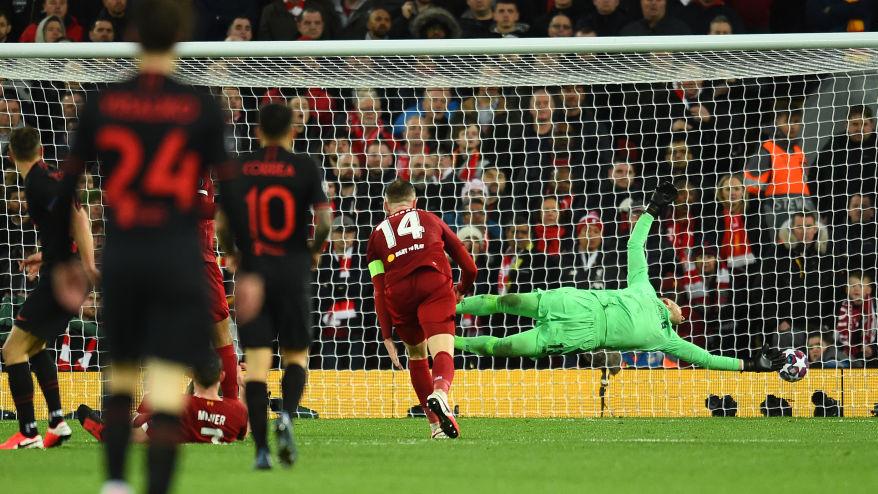 Momen kebobolan Adrian usai dirinya melakukan blunder fatal di laga Liverpool vs Atletico Madrid