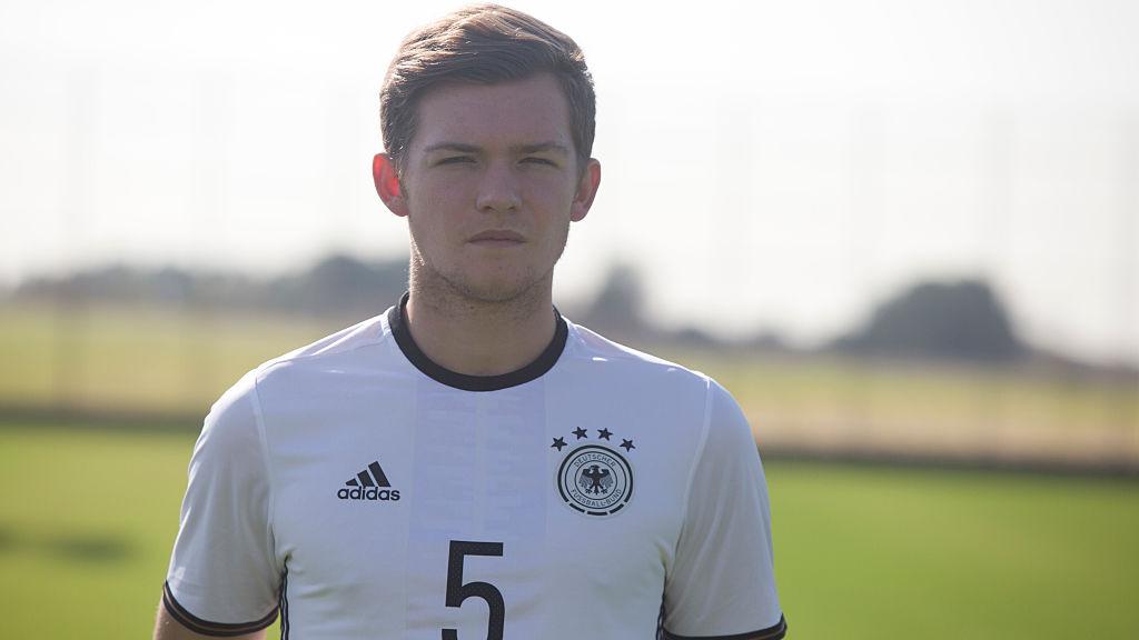 Bek muda asal Jerman yang bernama Luca Kilian baru-baru ini buka suara telah menolak kesempatan untuk bergabung dengan AC Milan. - INDOSPORT