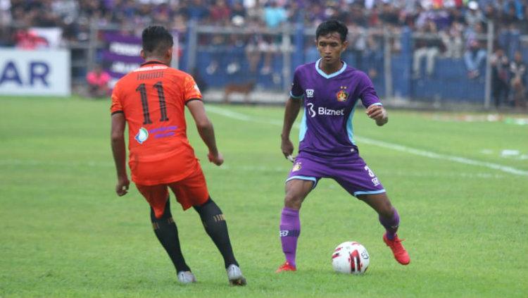 Pertandingan Liga 1 antara Persik Kediri vs Persiraja.
