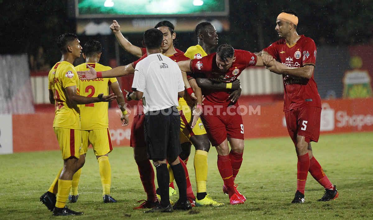 Pertandingan Bhayangkara FC vs Persija Jakarta