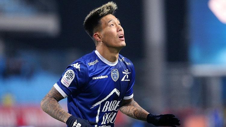 Eks FC Porto (2016-18) Suk Hyun-jun dikabarkan kena virus corona. Meski begitu dirinya diketahui sempat setim dengan striker Persib Bandung.