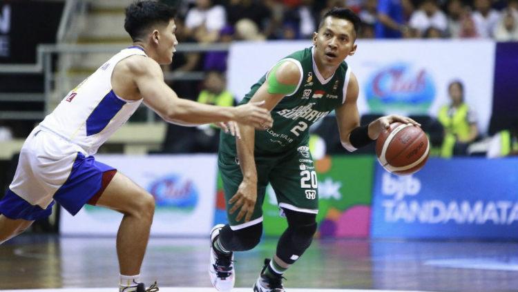 Wendha Wijaya, pebasket klub Louvre Surabaya.