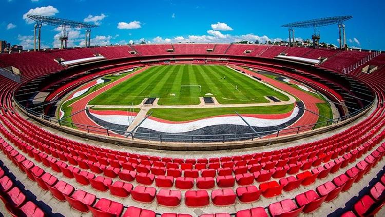 Klub-klub Brasil ramai-ramai menawarkan stadion dan tempat latihan mereka sebagai tempat perawatan korban virus Corona.