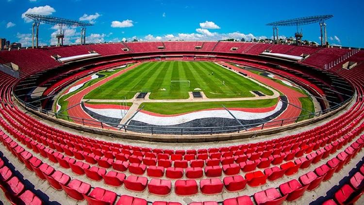 Klub-klub Brasil ramai-ramai menawarkan stadion dan tempat latihan mereka sebagai tempat perawatan korban virus Corona. - INDOSPORT