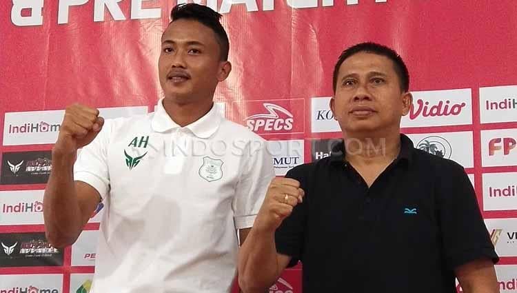 Striker klub Liga 2 PSMS Medan, Ari Hermawan (kiri), sudah kembali bergabung dengan timnya pasca menjalani rawat inap di rumah sakit selama beberapa hari. - INDOSPORT