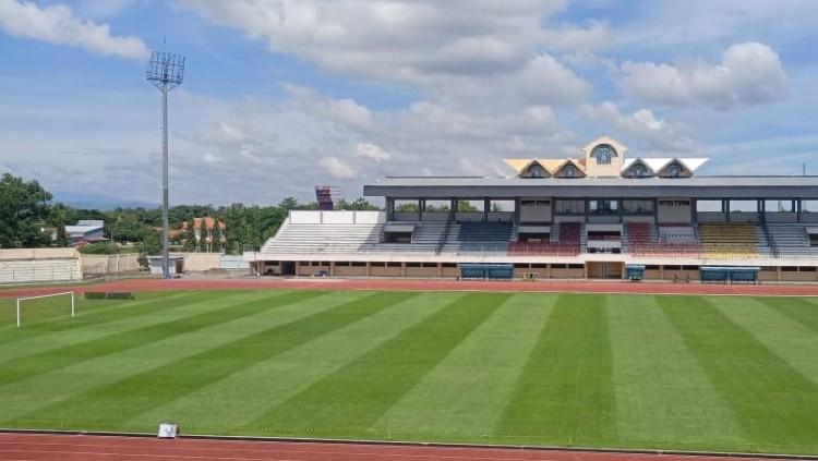 Rumput Stadion Kebondalem, Kendal yang telah direnovasi manajemen PSIS. - INDOSPORT