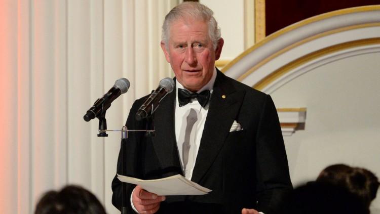 Pangeran Charles dilaporkan positif terjangkit virus corona. - INDOSPORT