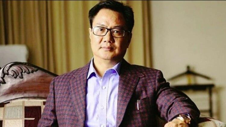 Menteri Olahraga India, Kiren Rijiju, menyumbangkan satu bulan gajinya untuk memerangi pandemi virus corona yang semakin masif.