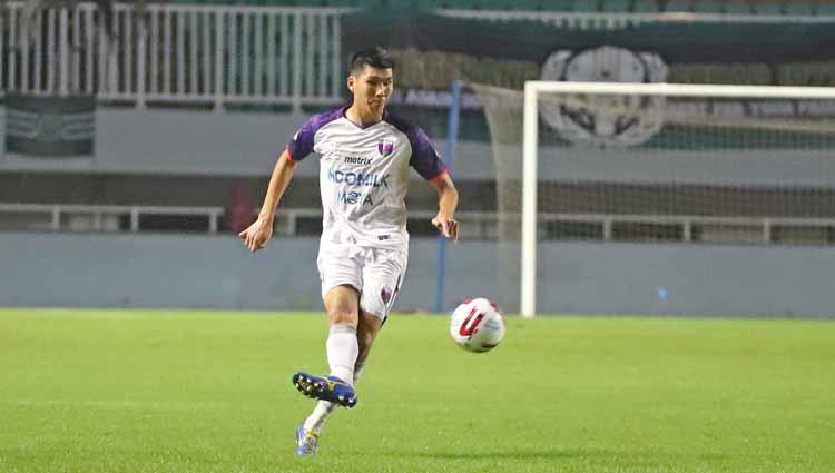 Bek asing Persita Tangerang, Tamirlan Kozubaev mengatakan tetap berada di Tangerang, meski tim dan Liga 1 diliburkan akibat virus corona.