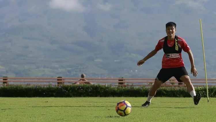 Gelandang Persipura Jayapura asal Jepang, Takuya Matsunaga.