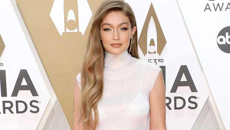 Gigi Hadid pernah menonton langsung pertandingan PSG.