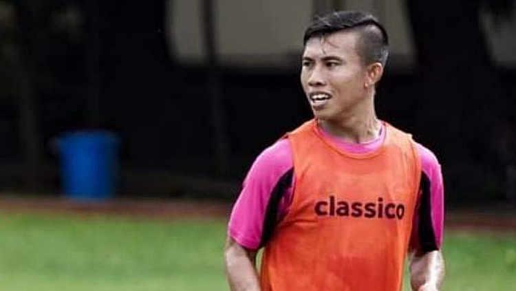 Pemain pilar klub Liga 2 Sulut United, Herrie Lontoh, mengambil sisi positif di saat harus menjalani bulan suci Ramadan di tengah pandemi virus corona.