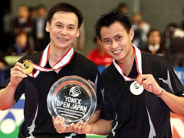 Candra Wijaya dan Tony Gunawan saat menjuarai Yonex Japan Open. Copyright: Junko Kimura/Getty Images