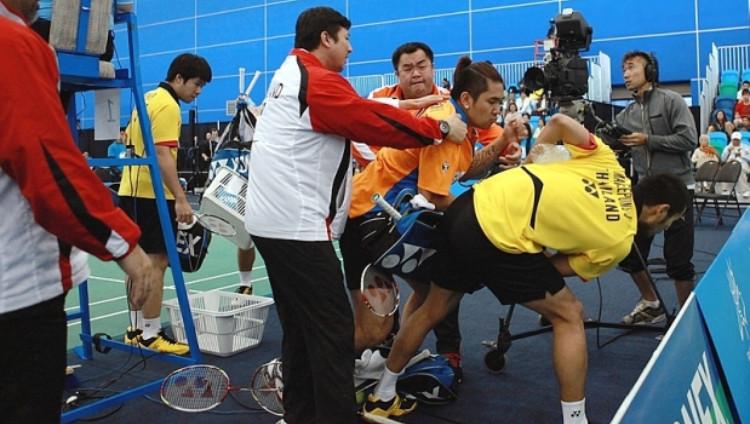 Berikut ini terdapat 4 kejadian unik di dalam seuatu pertandingan bulutangkis berbagai belahan dunia, mulai dari prank Ginting lepar raket hingga adu jotos antarpemain.