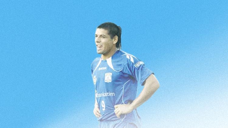 Salah satu penyerang asing tersubur dalam kancah Liga Indonesia, Julio Lopez, mengaku sangat rindu dengan dunia sepak bola Tanah Air. - INDOSPORT