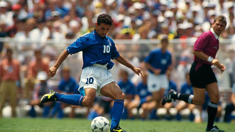 Roberto Baggio menjadi pahlawan Timnas Italia di babak 16 besar Piala Dunia 1994. - INDOSPORT