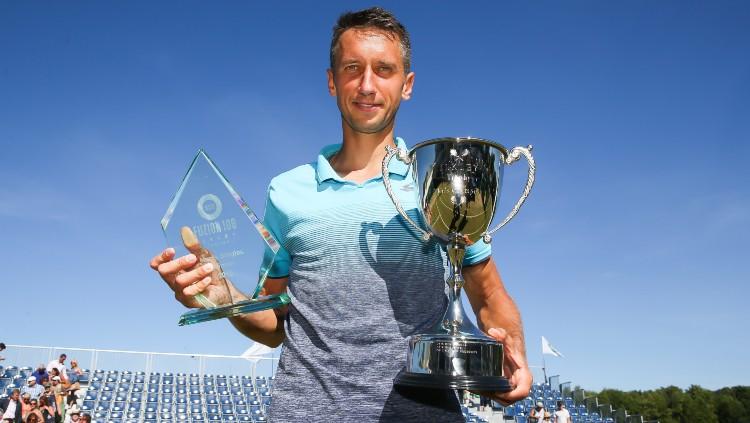 Sergiy Stakhovsky juara Fuzion 100 Ikley Trophy 2018.