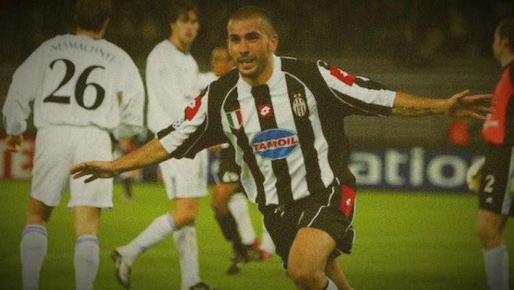 Marco Di Vaio, harus menjalani karier yang begitu naik turun ibarat roller coaster, menjadi pahlawan Parma, disia-siakan Juventus, hingga melegenda bersama Bologna. - INDOSPORT