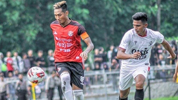 Mantan pemain muda Arema Cronus yang kini membela Persekat Tegal, Qischil Gandrum Minny.